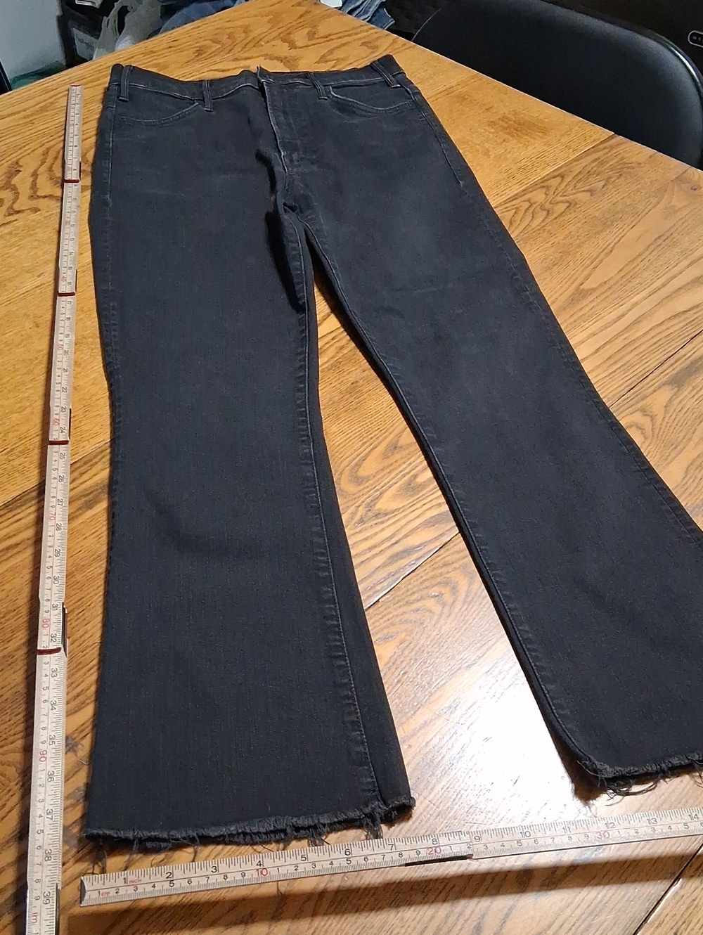 MOTHER Jeans Womens 28 BLACK Raw Hem HUSTLER ANKLE  BOOTCUT Denim Preowned FRAY